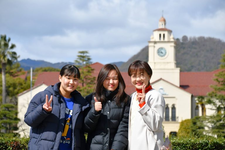 Menjelajahi Jepang, Mahasiswi Fakultas Teknobiologi Mempelajari Sistem Keamanan dan Budaya Setempat