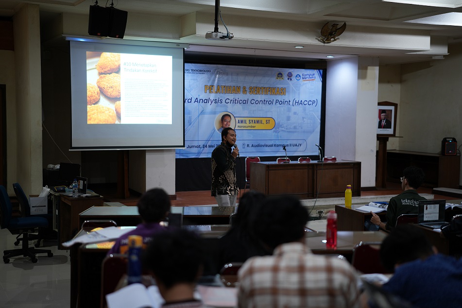 Sertifikasi HACCP untuk Mahasiswa Teknologi Pangan UAJY: Mempersiapkan Karier di Industri Pangan
