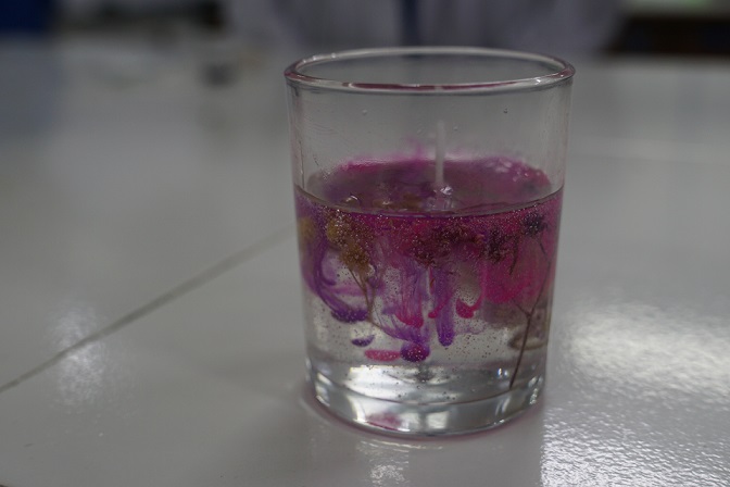 Kreativitas dan Relaksasi dalam Workshop Candle of Love FTb UAJY