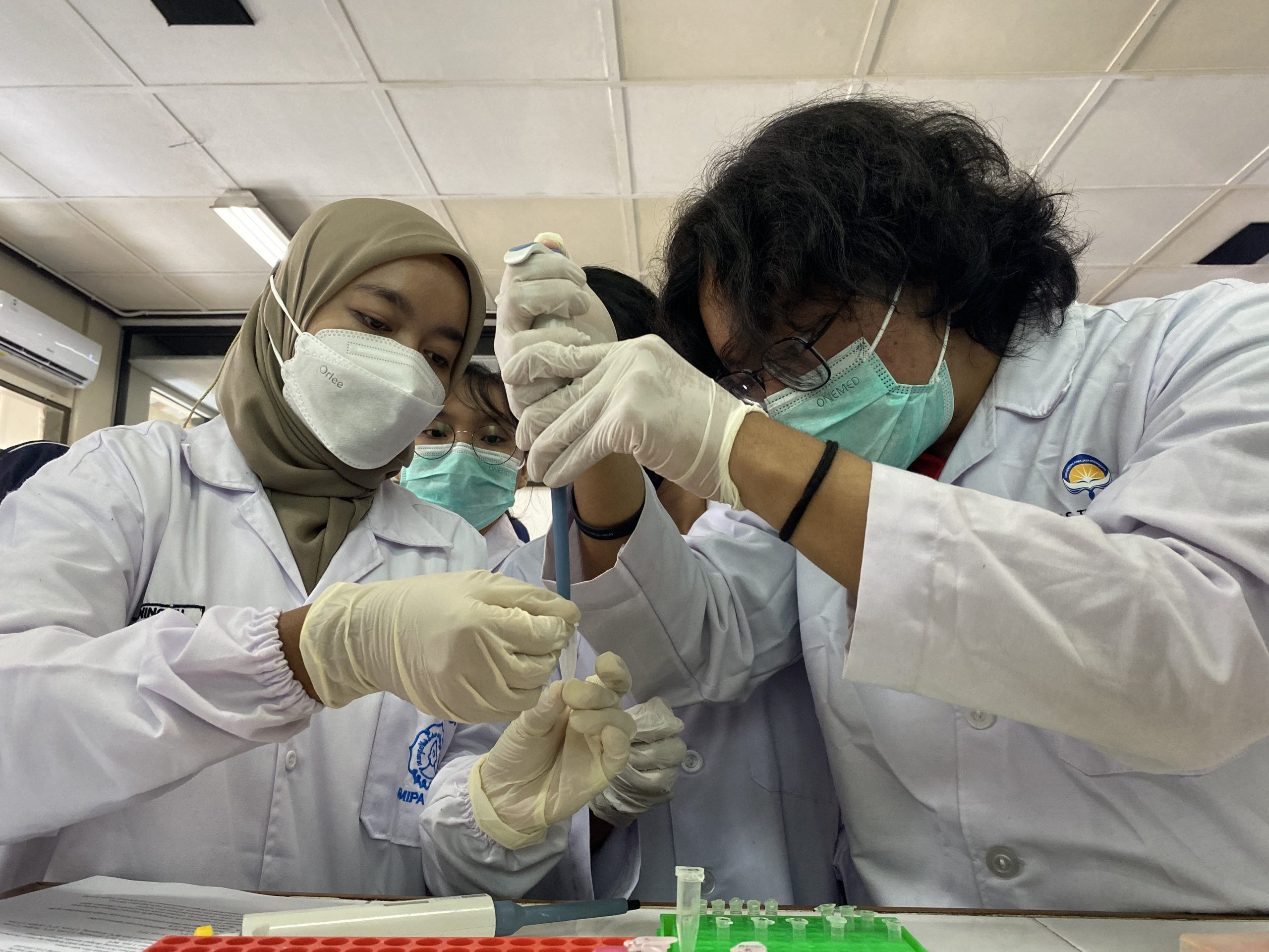 Dari DNA ke Identitas: FTb UAJY Gelar Pelatihan Molekuler Ungkap Teknik Barcoding dan Sexing