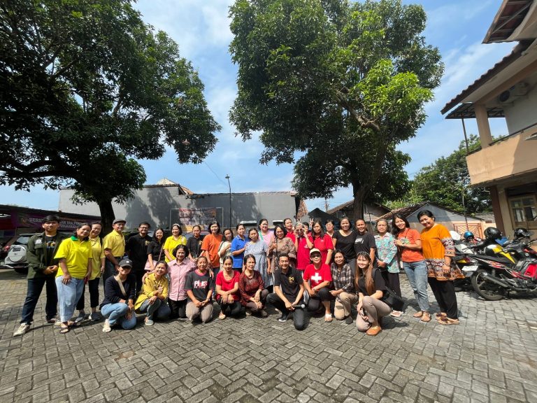 FTb UAJY Ajak Warga Maguwo Olah Sayur dan Buah Jadi Camilan Sehat dan Bernilai Jual